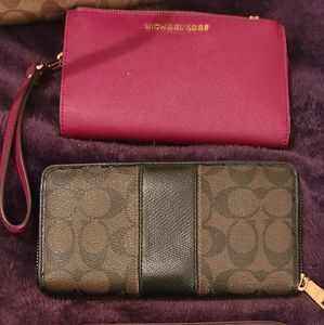 Michael Kors wristlet